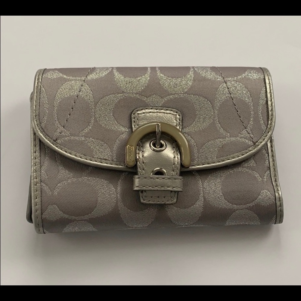 NWOT!! Coach wallet signature